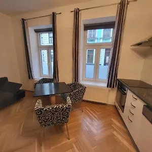  Apartment Cozynite Premium Hundertwasser